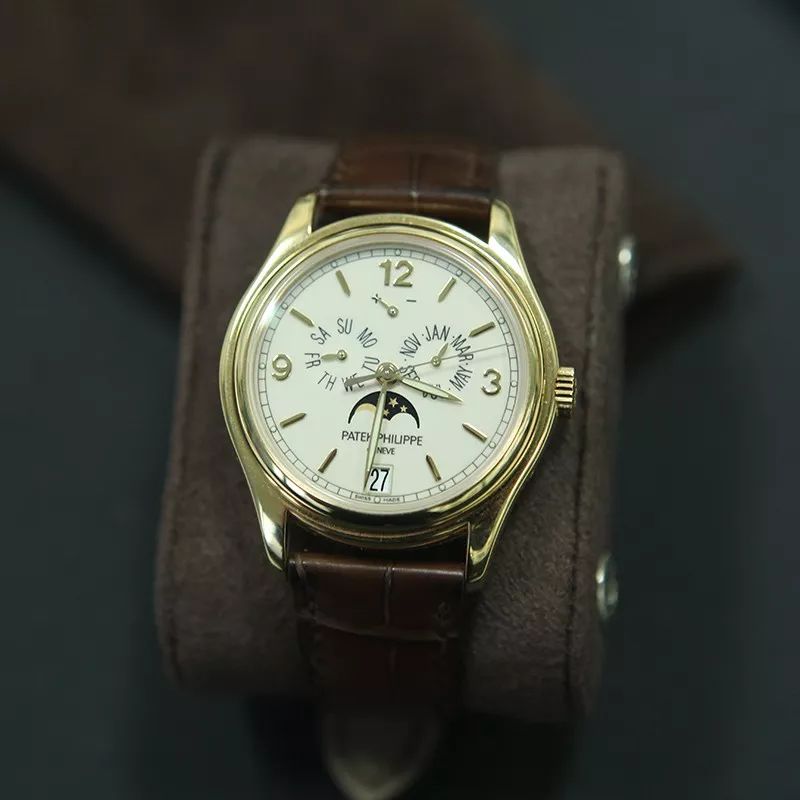 那个男人,卖钻石,懂表,更懂优雅与浪漫是何物