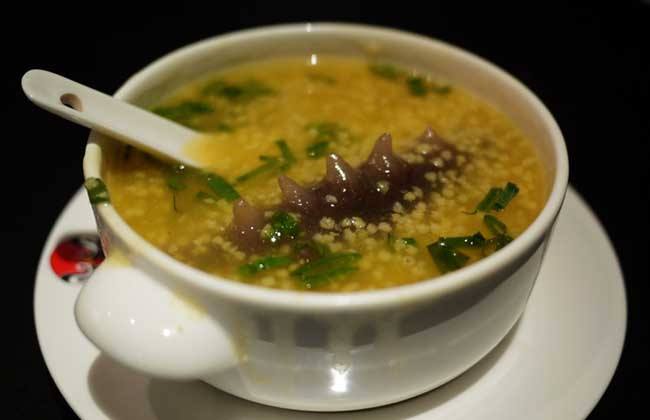 海参的功效与营养价值海参的吃法,大海参和小海参营养价值有区别吗