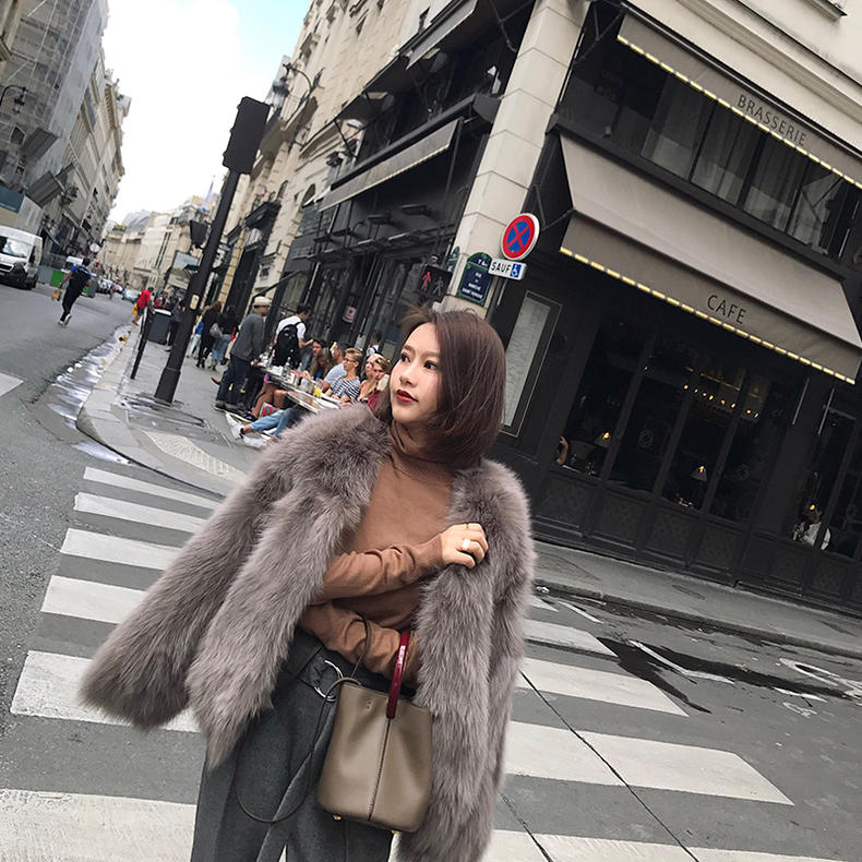 皮草外套怎么穿出时髦感,小香风皮草外套怎么搭配最好看