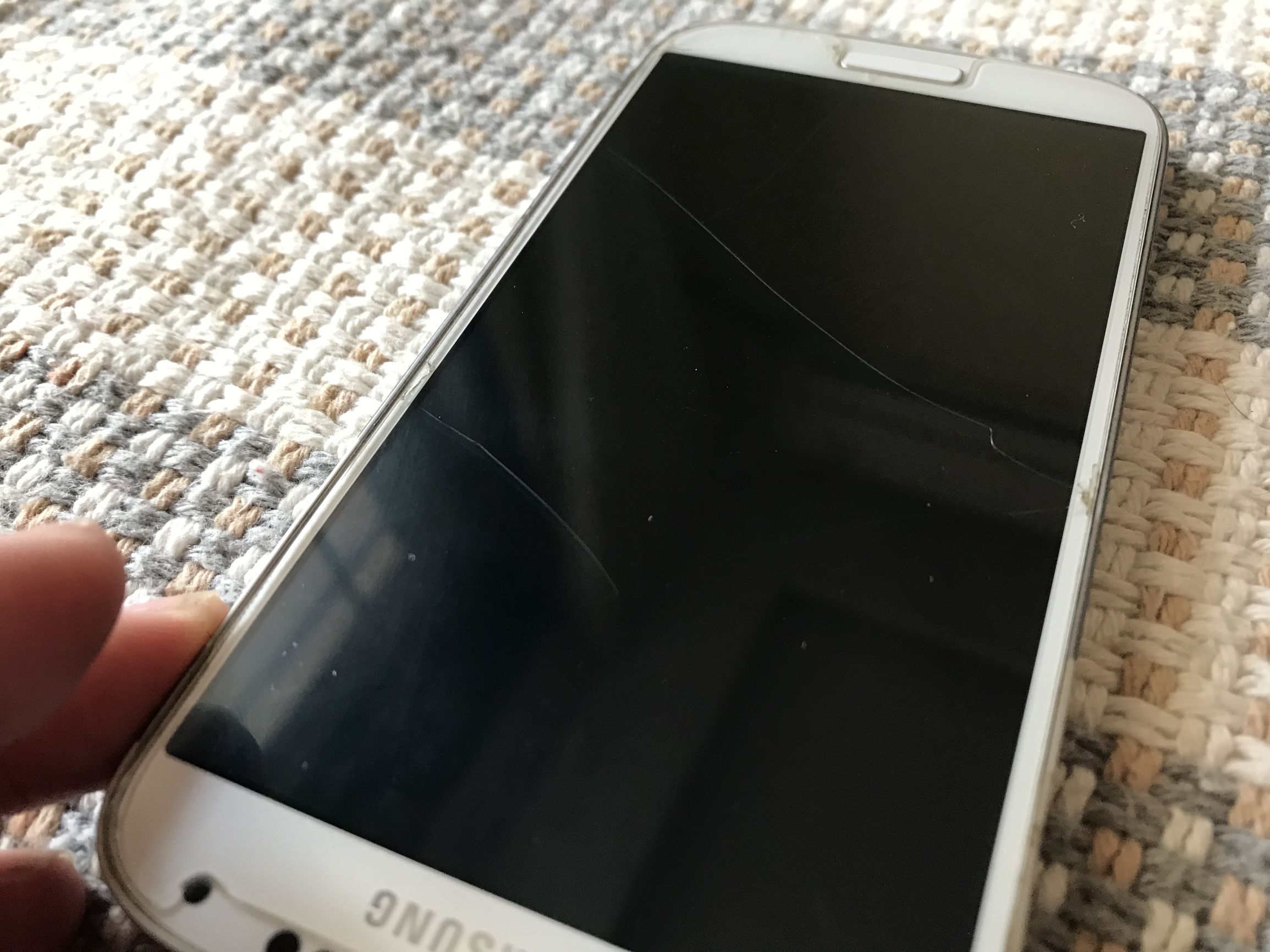 200块买三星曾经的旗舰机？开箱的瞬间以为自己血亏了！