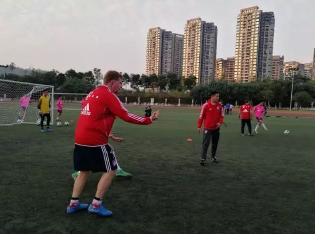 深圳拜仁足校,深圳拜仁足球学校