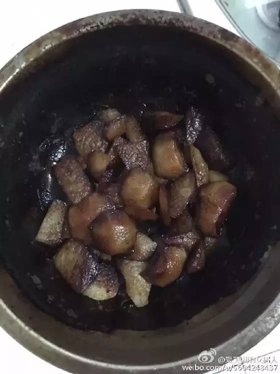 爆笑！天津网友晒图爆料女友把鱼炸成“鸟”，鱼临死前表示“鬼知道我经历了什么”