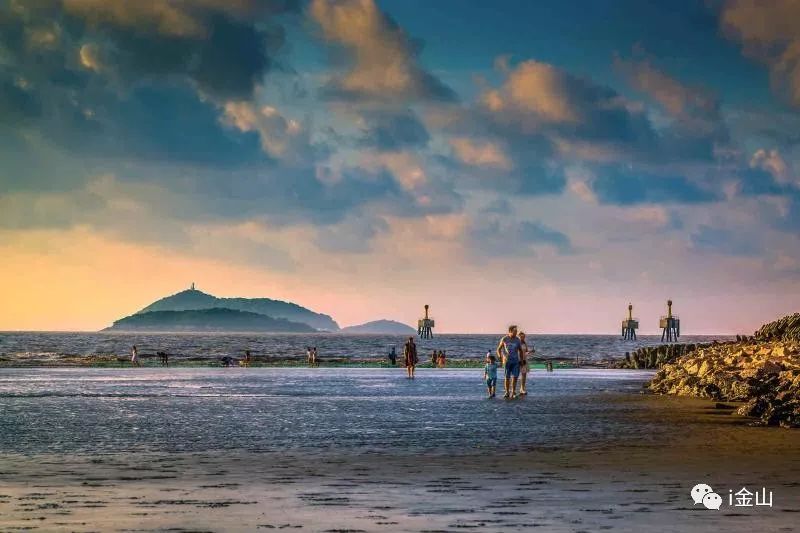 「围观」如果用一个字形容2017年的金山，你们会是什么字？