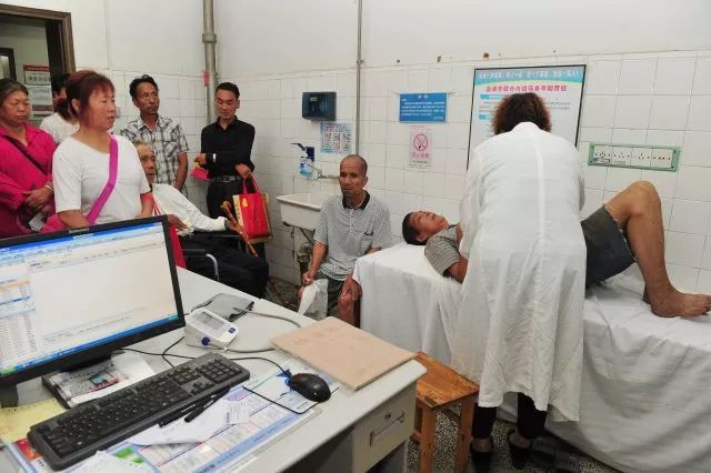 奔跑这一年｜看病难？国际港务区开出“健康陆港大药方”