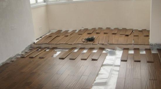 榻榻米地台床下面还要铺地板砖吗,榻榻米安装好了下面铺地板怎么办