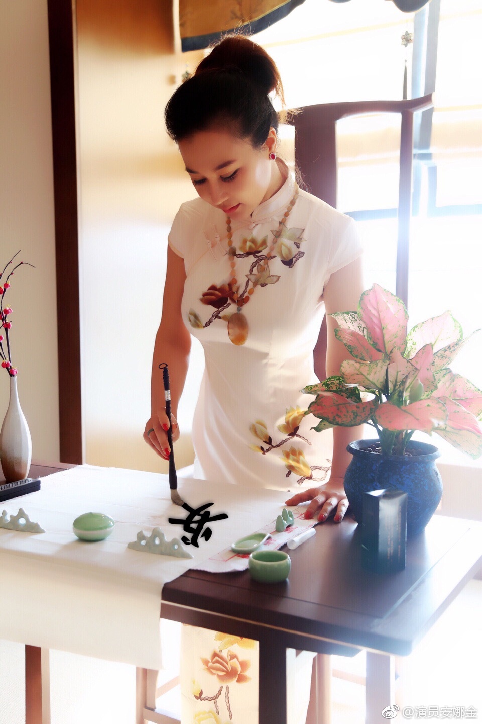 侯耀华送女徒弟假包包,侯耀华给徒弟送假包