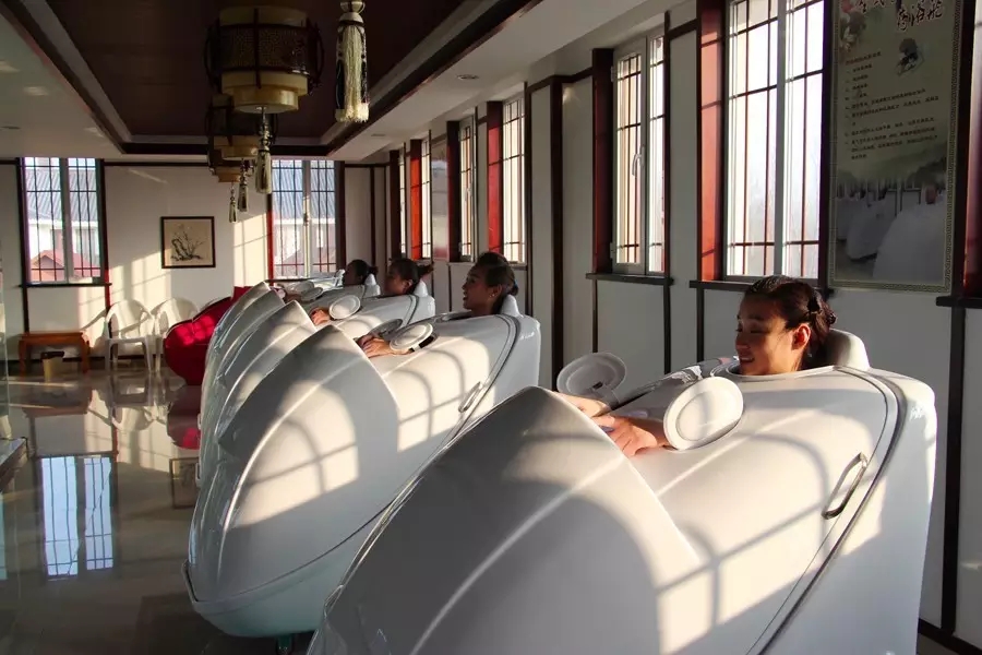 德百温泉是天然温泉么,德百温泉旅游小镇客房价格