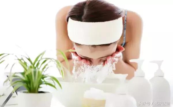 皮肤干痒导致红血丝怎么办,敏感泛红干痒红血丝