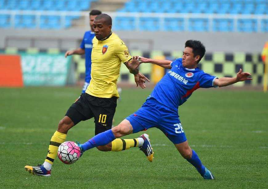 媒体人谈中日足球差距是如何形成,中日小学生踢球对比