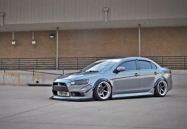 三菱evo对比翼神evo,三菱翼神改evo多少钱