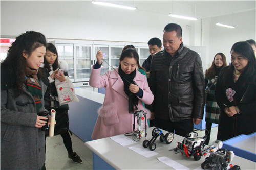 厉害了！盐小卓锦受到成都科技基点校验收小组专家的一致好评！