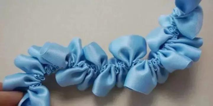 利用旧衣服做拖鞋的教程,用旧衣服做拖鞋最简单方法