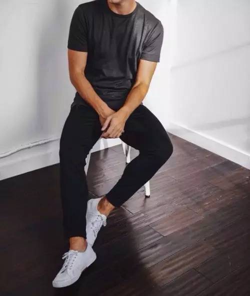 灏忕櫧闉嬪啀涔熶笉鎰佸彂榛勪簡,灏忕櫧闉嬪啀涔熶笉鎬曞彉榛勪簡