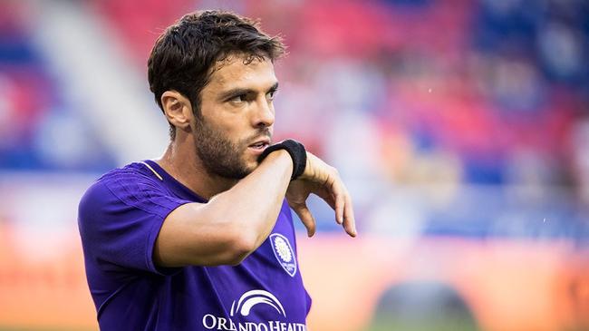 世界足球先生卡卡,天下足球卡卡退役特辑