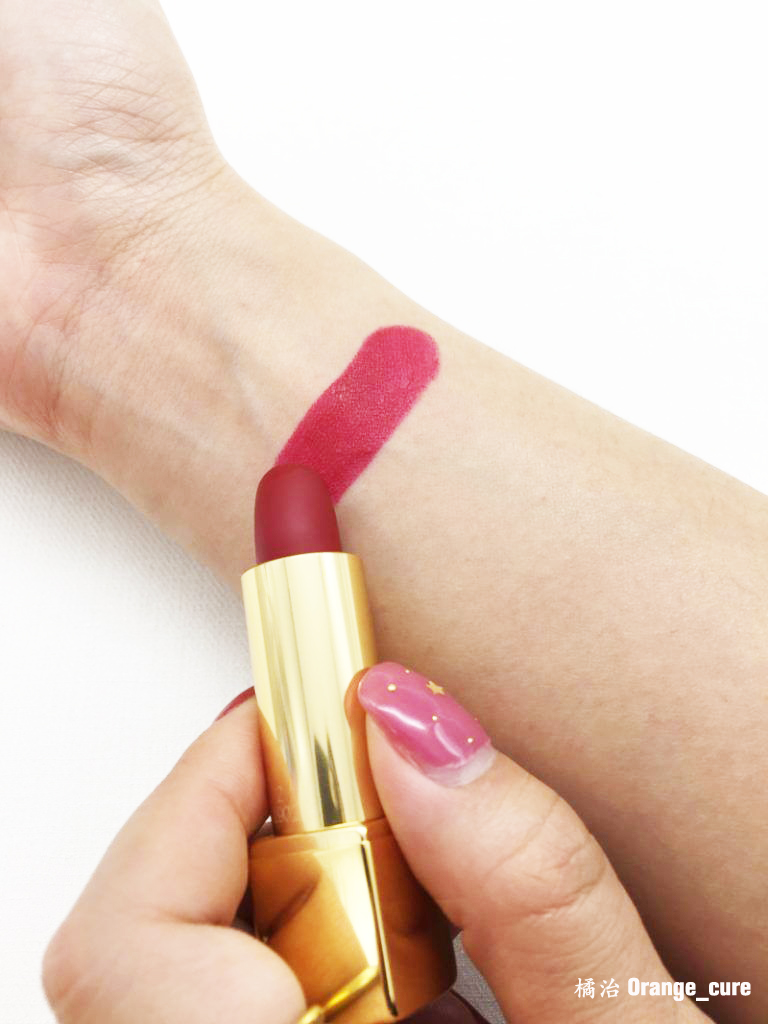 错过就没有了！2017圣诞节值得疯抢的10款圣诞限定唇膏