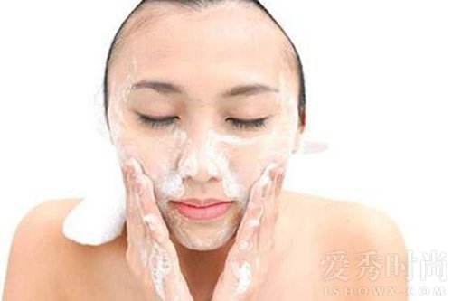 冬季怎么洗脸最好,冬季洗脸最好用啥洗脸