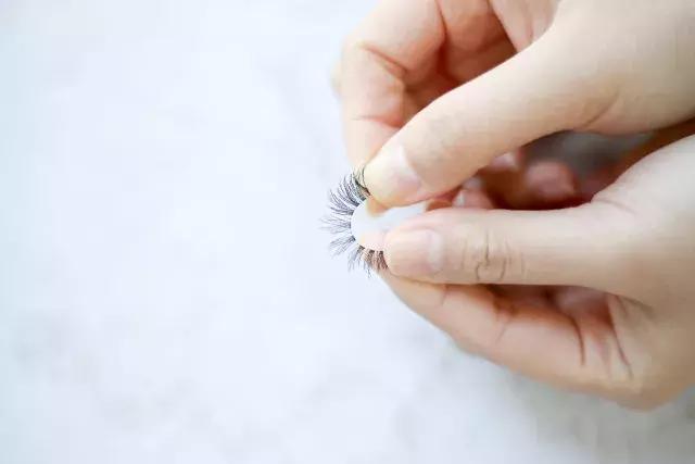 为什么你精心化的眼妆很显脏,化眼妆后总觉得磨得慌