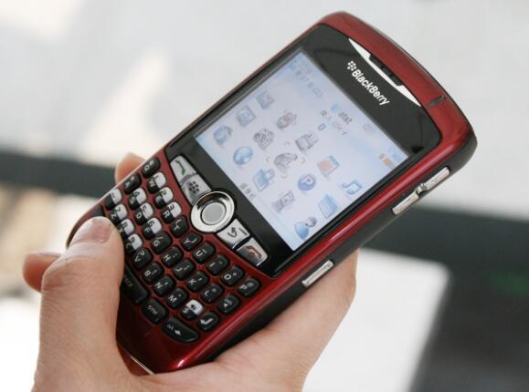 黑莓手机哪款最值得入手,blackberry黑莓手机
