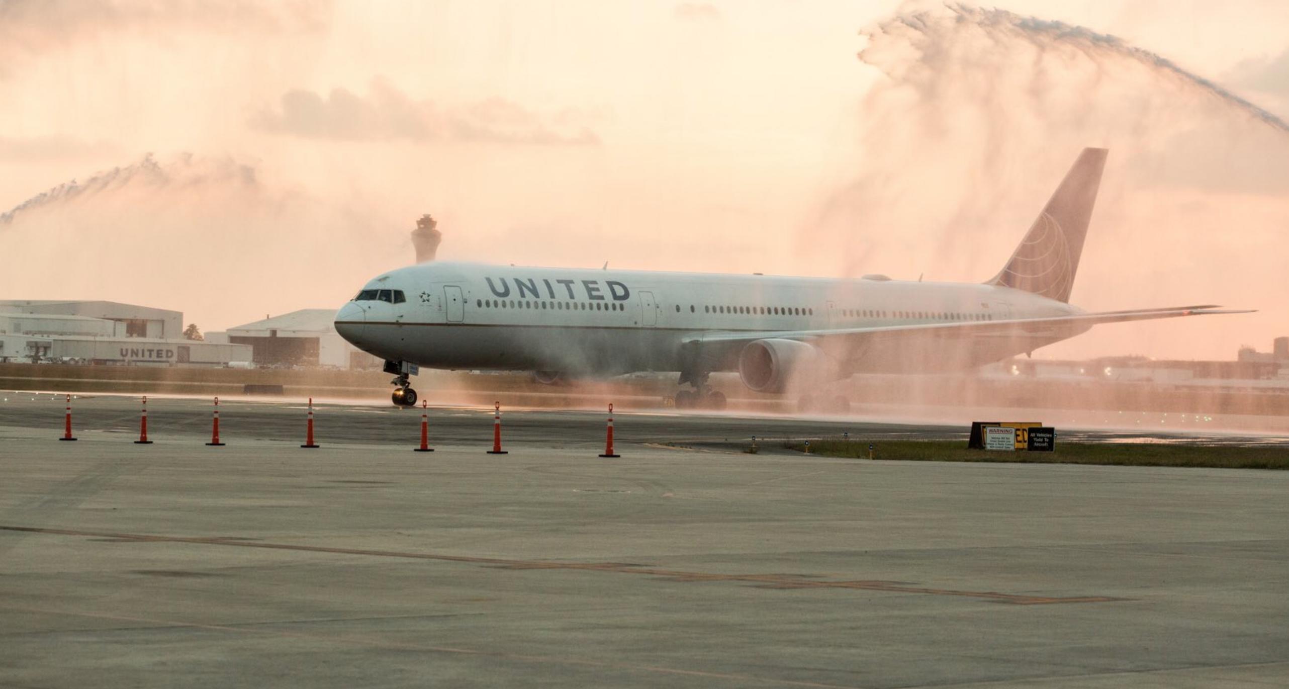 ugg可以在雨天穿吗 (ugg必须光脚穿吗)