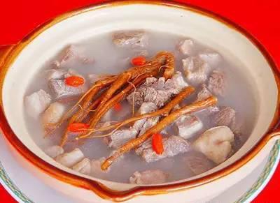 冬天手又红又紫怎么办,冬天手特别干燥怎么样可以保湿