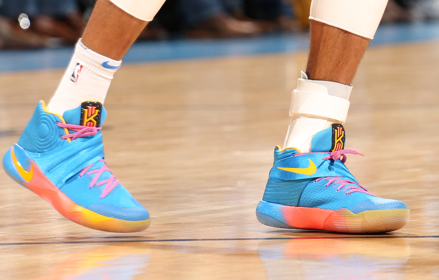 英格拉姆adidas篮球鞋,英格拉姆尼克杨拉塞尔