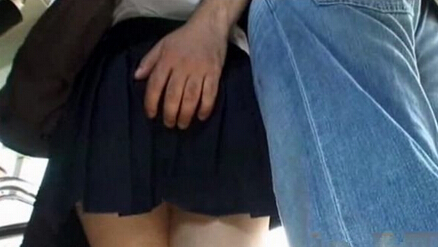 女子散步遭陌生男子搂抱后续,湖北女学生夜跑被侵害