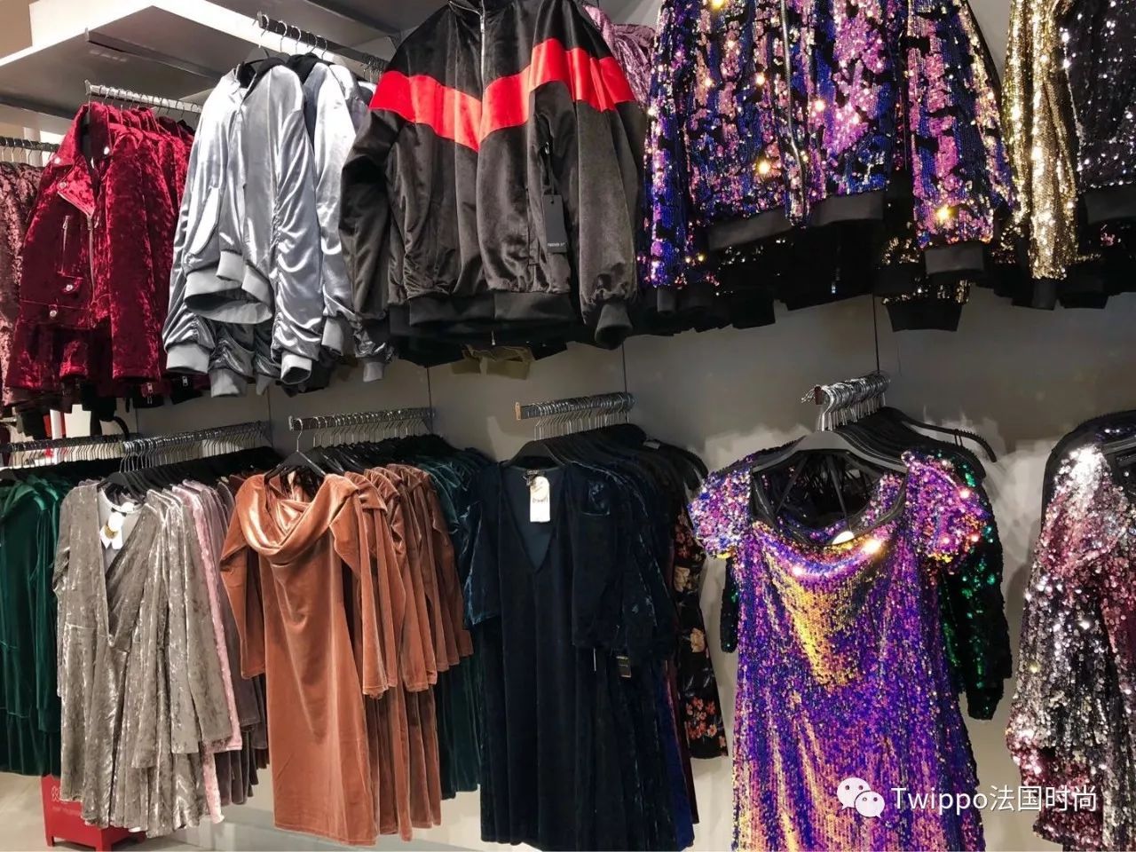 丝绒单品怎么穿好看,今年流行丝绒单品