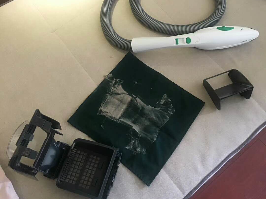 皮肤起红包中间有小水泡点还很痒,皮肤干燥脸上起红包怎么回事