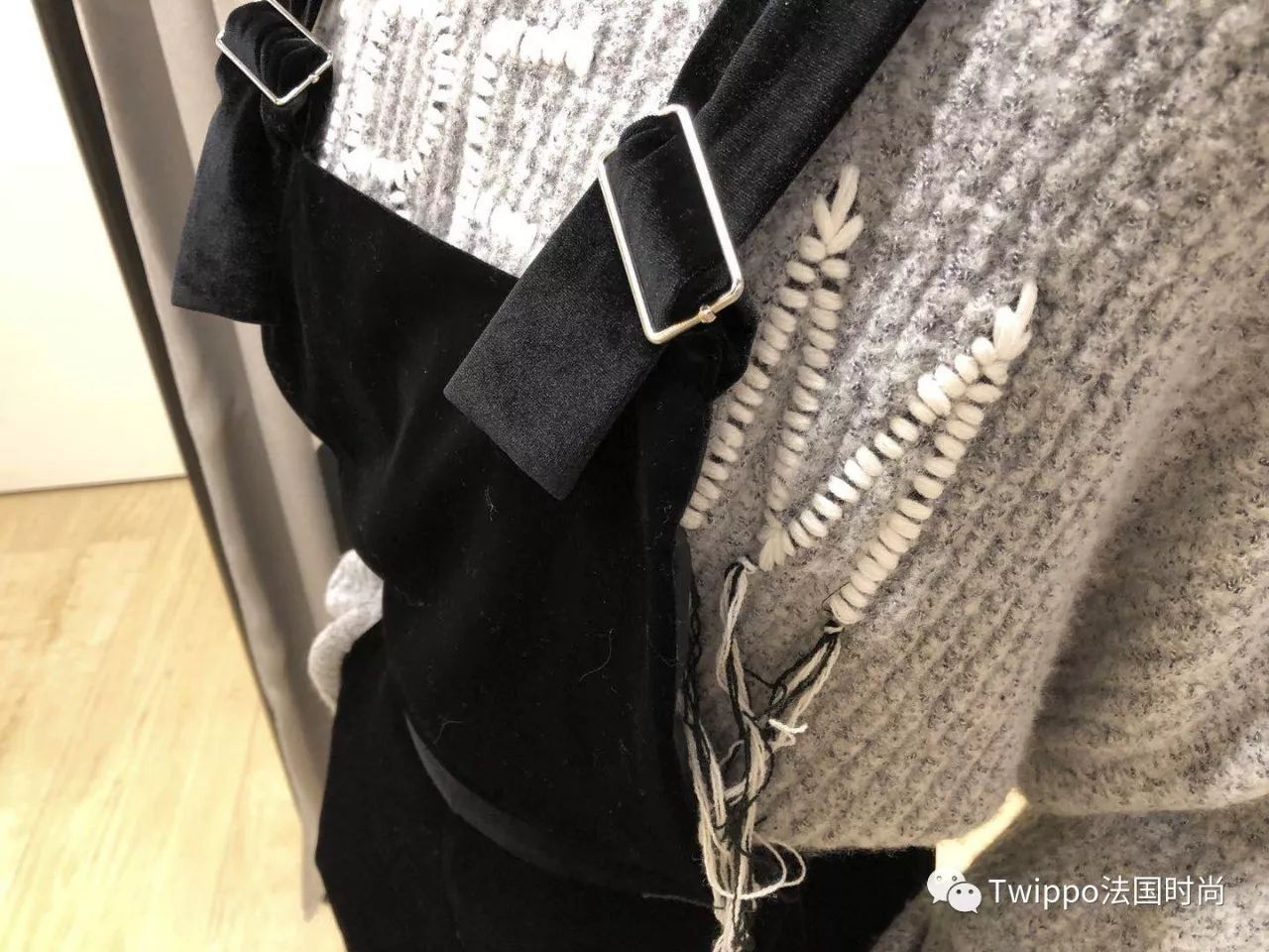 丝绒单品怎么穿好看,今年流行丝绒单品