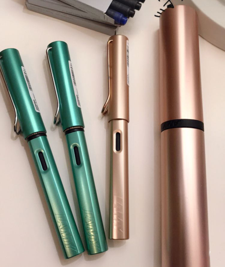 这是女友为我准备的圣诞礼物，我居然笑成了220斤的胖子