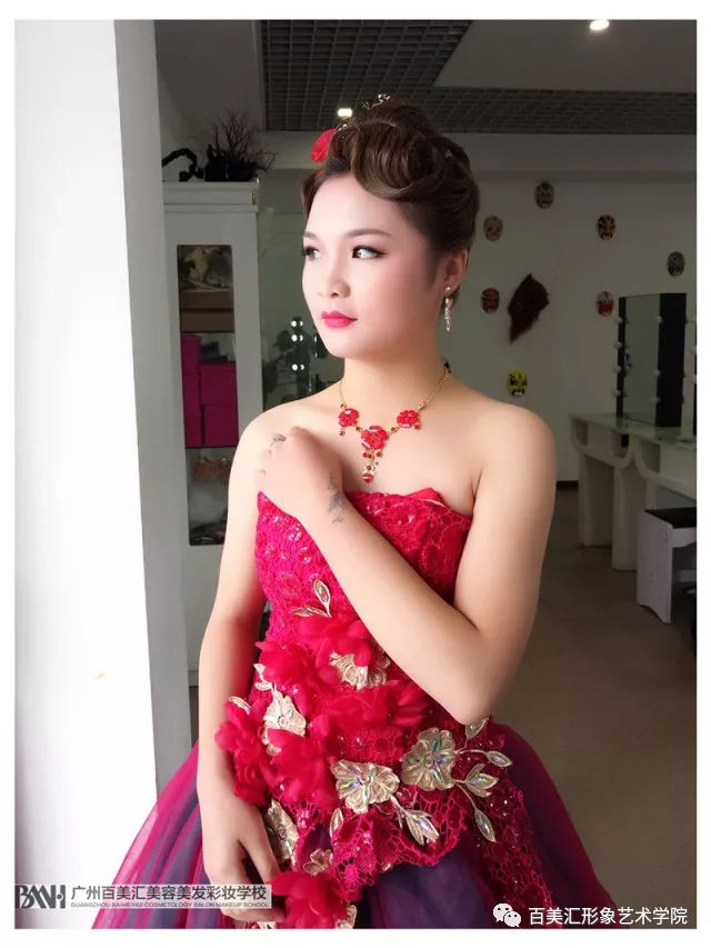 欧式时尚party妆,一般用于晚宴妆影视妆舞台妆