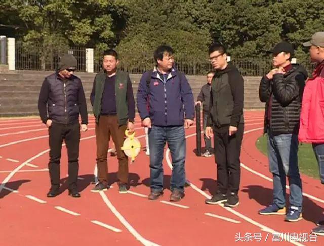 国家二类标准田径场,国家二类田径场是无颗粒跑道吗