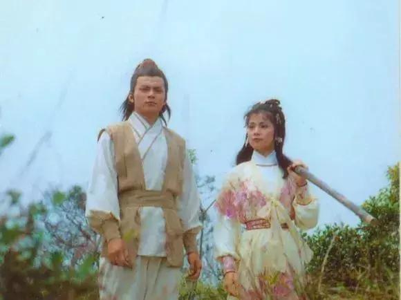 你若不懂情与爱，愿君读金庸武侠！