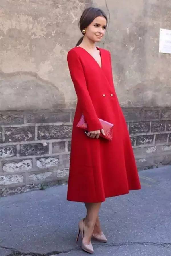 想做个时髦精你选对t恤了吗,秋冬怎么穿裙子好看又不冷