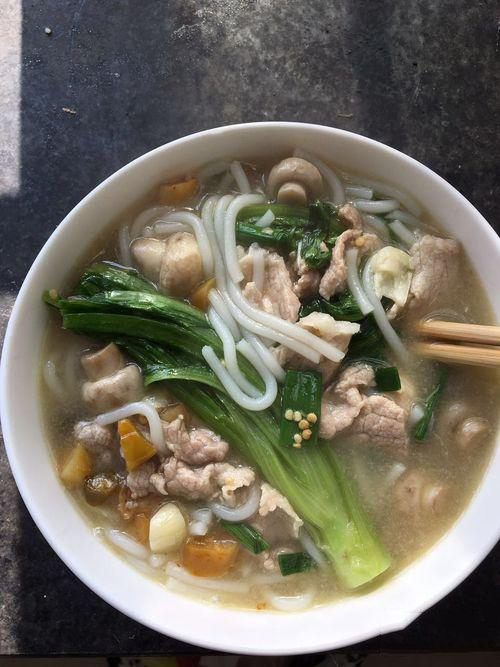 这就是传说中的猪肉,鲜肉煮粉做法