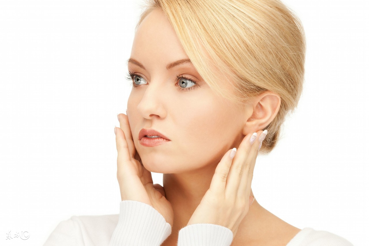 女性皮肤干燥粗糙用什么护肤品,女性50岁以后皮肤粗糙什么原因