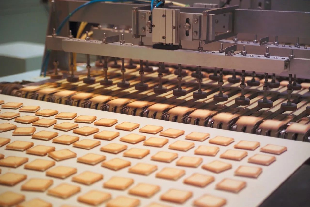 一年卖十亿的糕点,一年卖出3亿张饼的视频