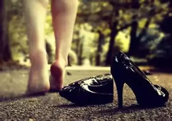 怎么去除静电不被电击,经常被静电电击怎么处理