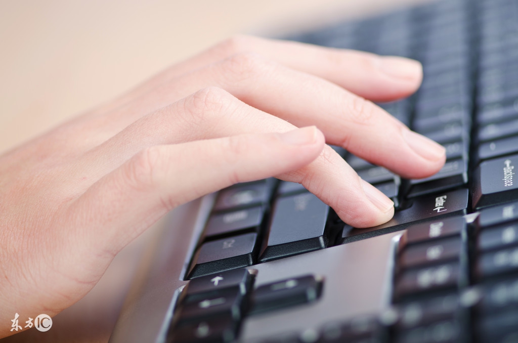 如何学电脑键盘每个键的功能,电脑键盘功能基础知识大小写键
