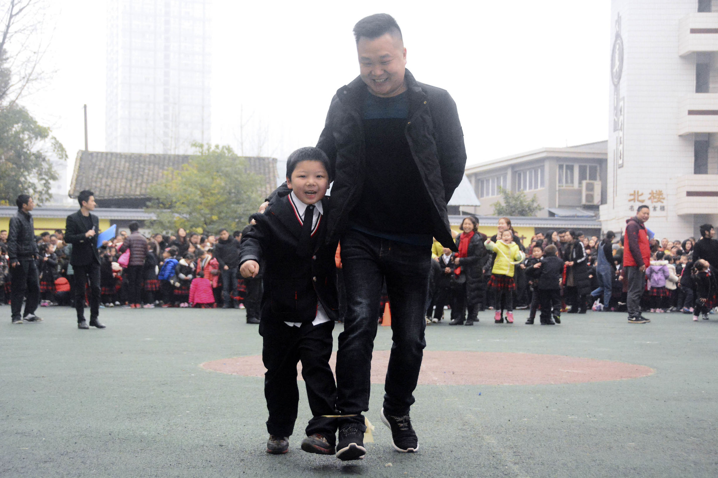 冬季亲子运动会游戏大班,巴州三中运动会