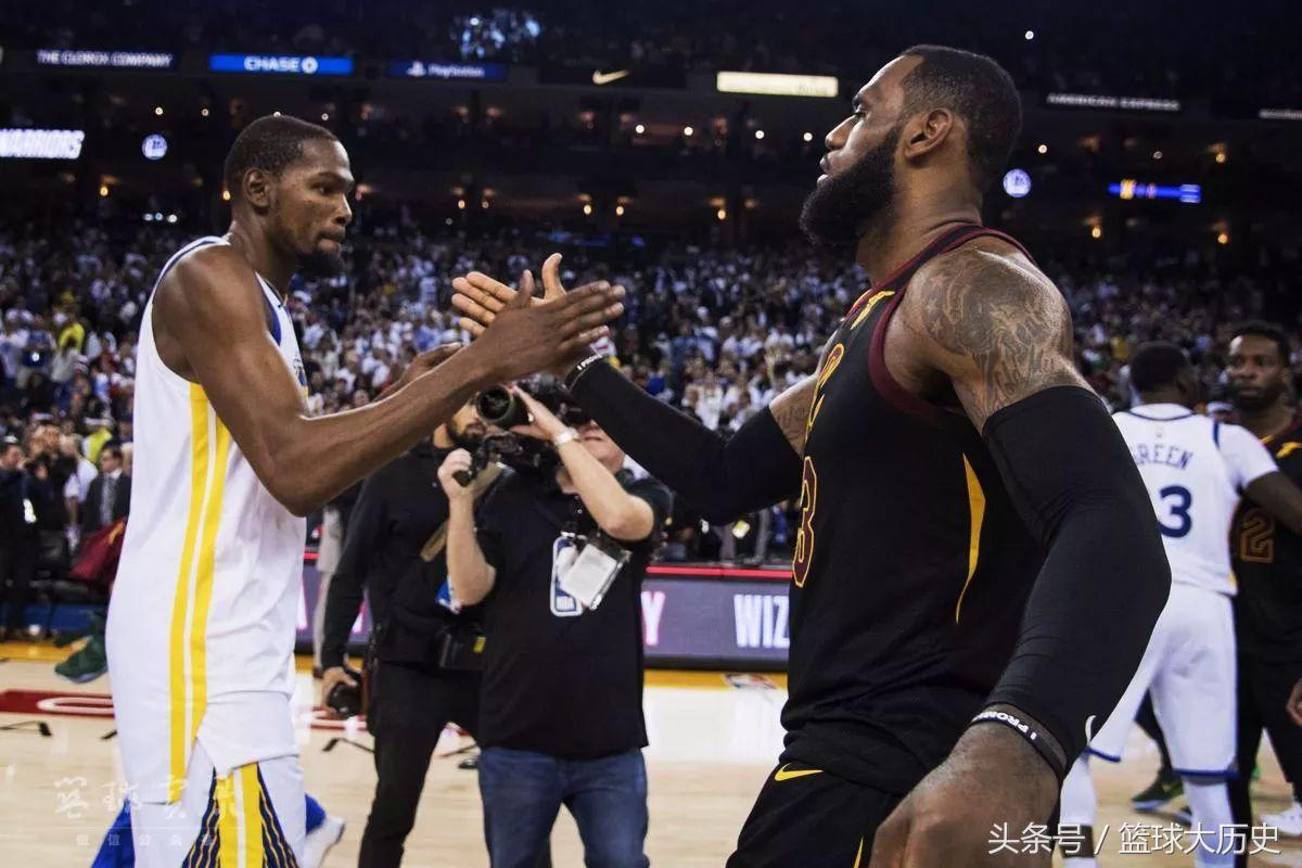 詹姆斯又创圣诞大战里程碑,詹姆斯回忆往昔峥嵘岁月