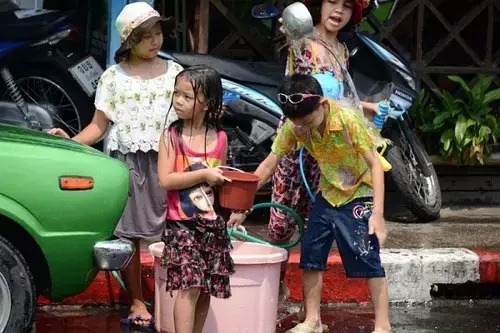 火线狂欢值得买吗,火线狂欢节游戏视频