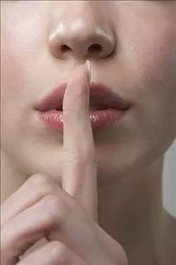 主持人平时怎么养嗓子,主持人护嗓子小妙招