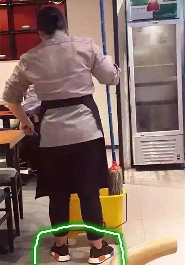 这双鞋有一个奇葩的名字,想必你们都知道了,叫TMD!