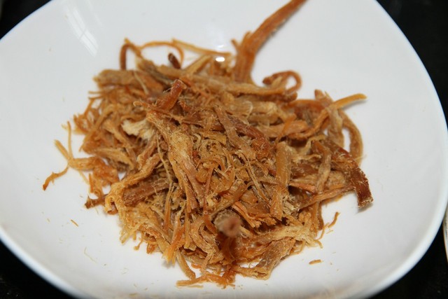 家里自己做紫菜包饭,给老妈做个她最爱吃的紫菜包饭