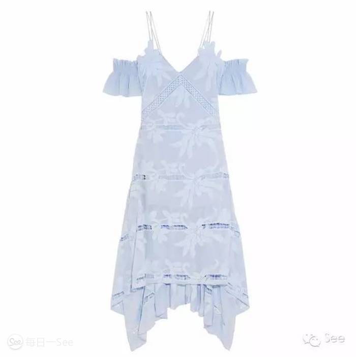 五一帮你搭：吊带裙PK碎花裙，去海边你更爱哪个？