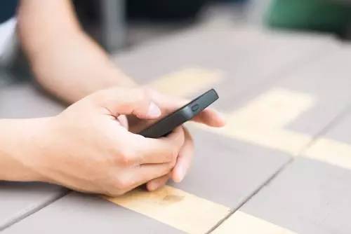 微博和微信朋友圈发的内容的区别,微博微信朋友圈差别太大