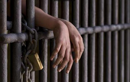 手机被偷了但还能打通电话怎么办,手机被偷如何发信息给小偷