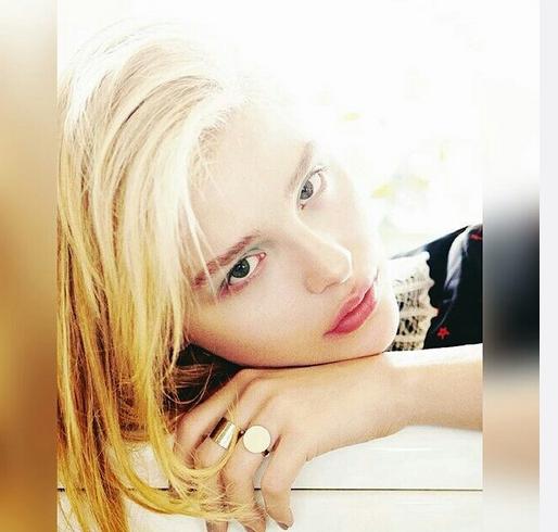 小贝大儿子与女友,小贝长子官宣订婚