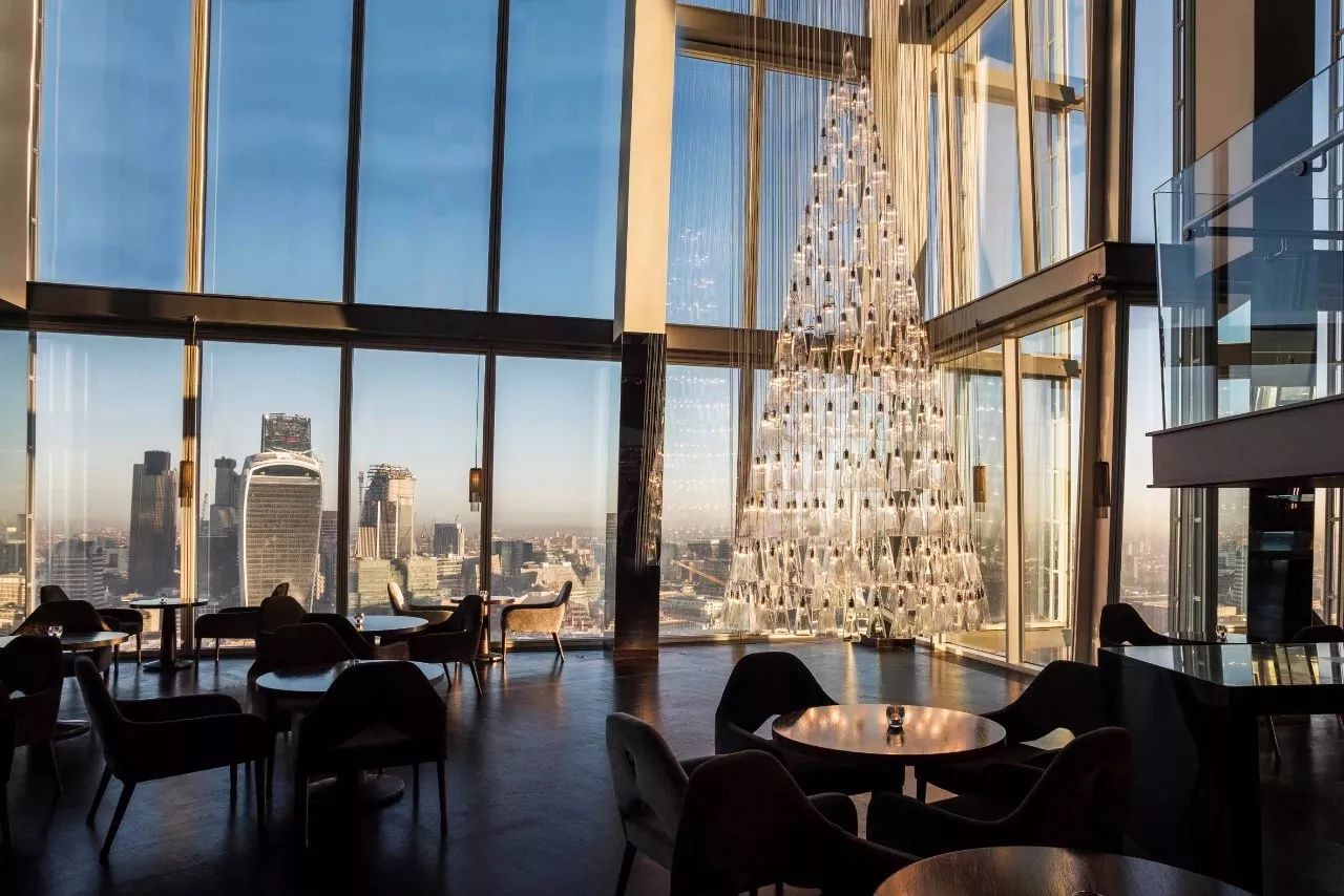 纽约大都会博物馆圣诞树,世界上最大的圣诞树是什么样子